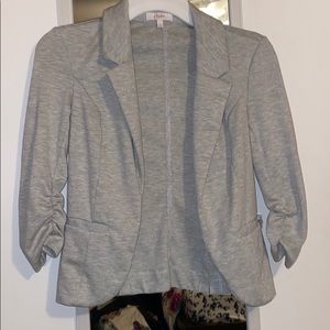 Gray blazer with two pockets